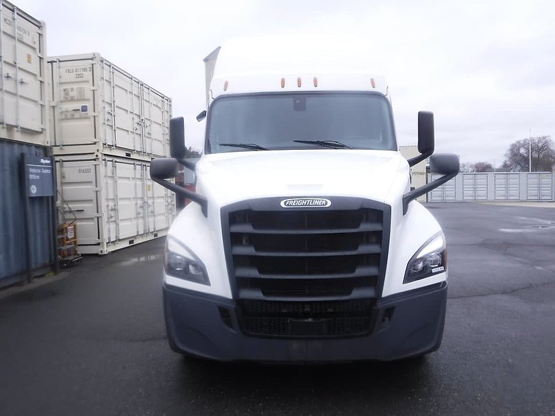 2018 Freightliner CASCADIA 125