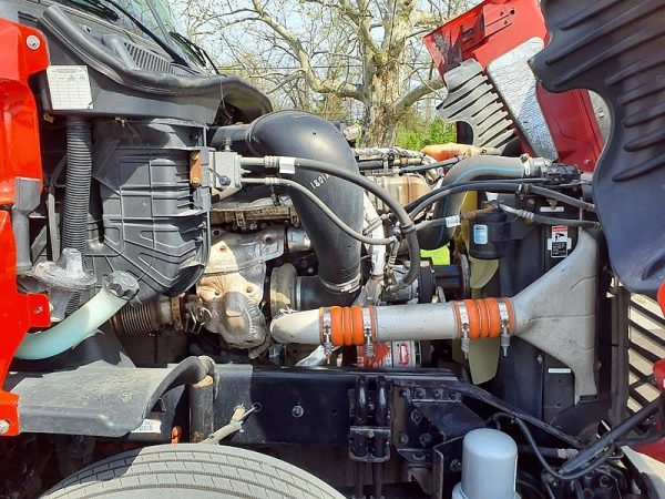 2020 Freightliner CASCADIA 125 - Image 10