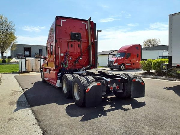 2020 Freightliner CASCADIA 125 - Image 4