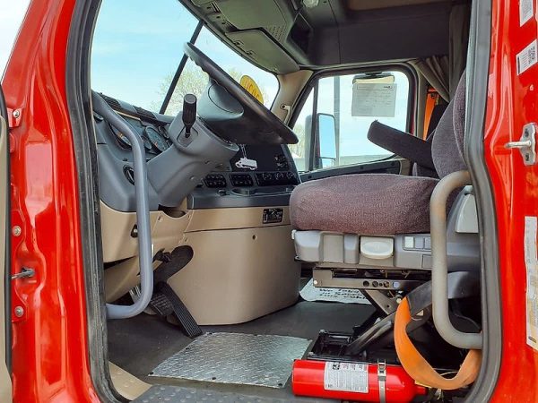 2020 Freightliner CASCADIA 125 - Image 5